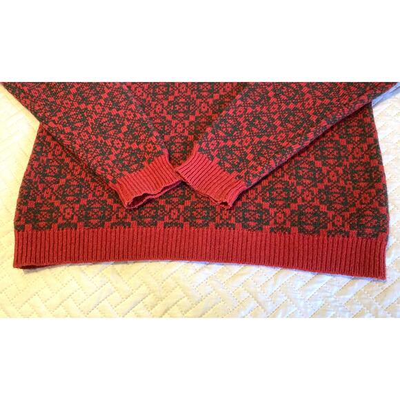 Vintage THE WOOLRICH WOMAN Sweater Sz M/L- 100% Wool - Red & Green w/ Sheep - Picture 11 of 12